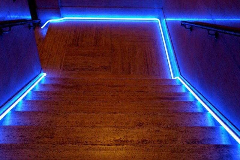 Красивая LED подсветка лестницы 6