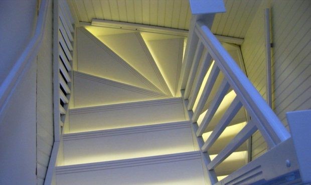 Використання світлодіодного підсвічування на сходах 8